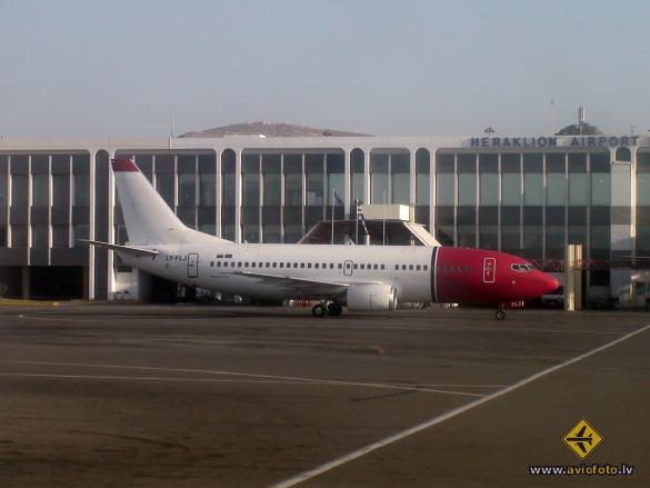 Boeing 737-3K2